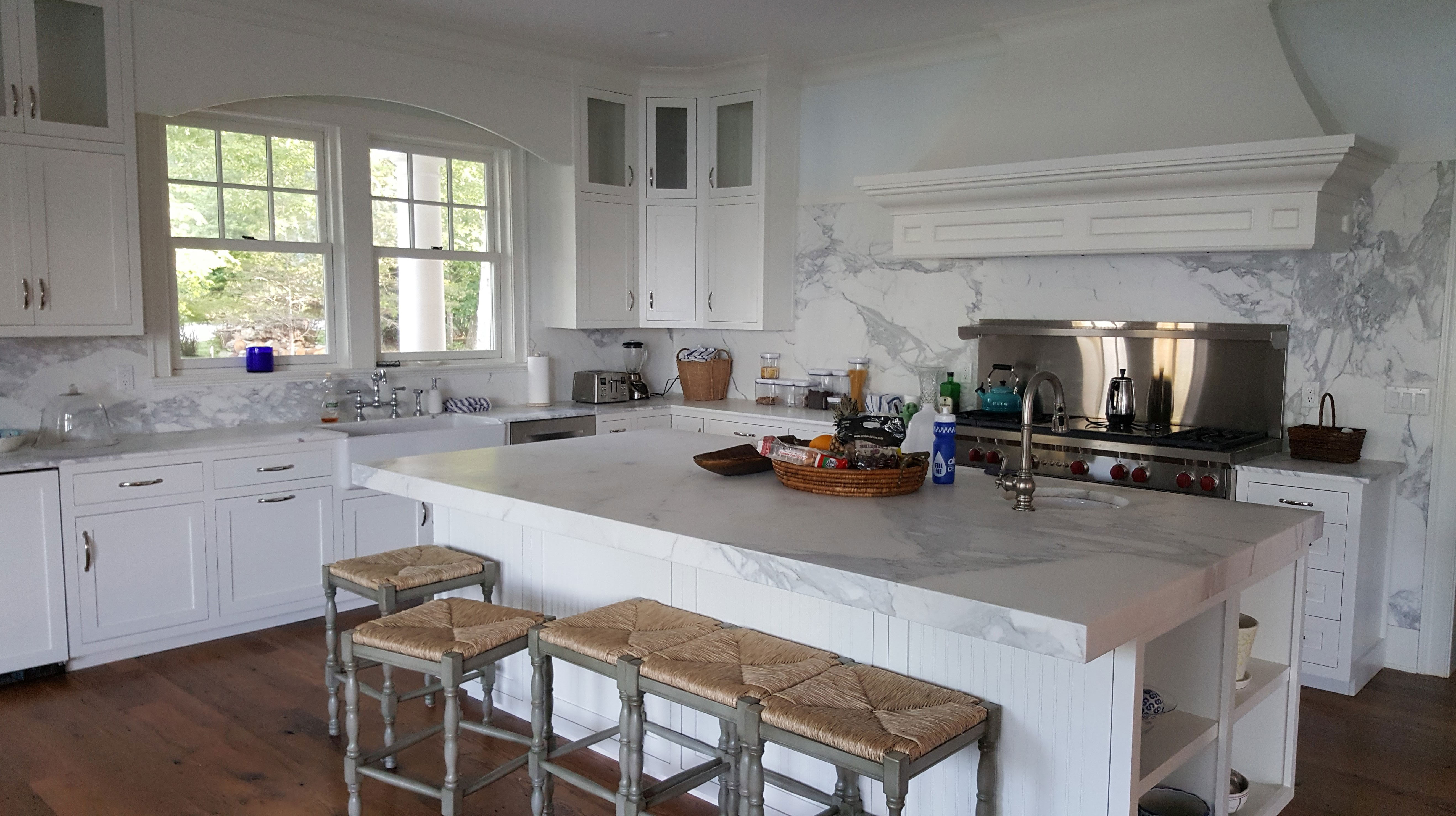 kitchen marble backsplash and countertop